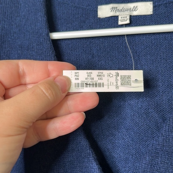 Madewell V-Neck Relaxed Cardigan - Picture 3 of 6